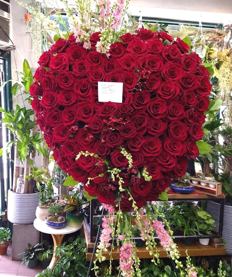 Standing Rose Heart - E17