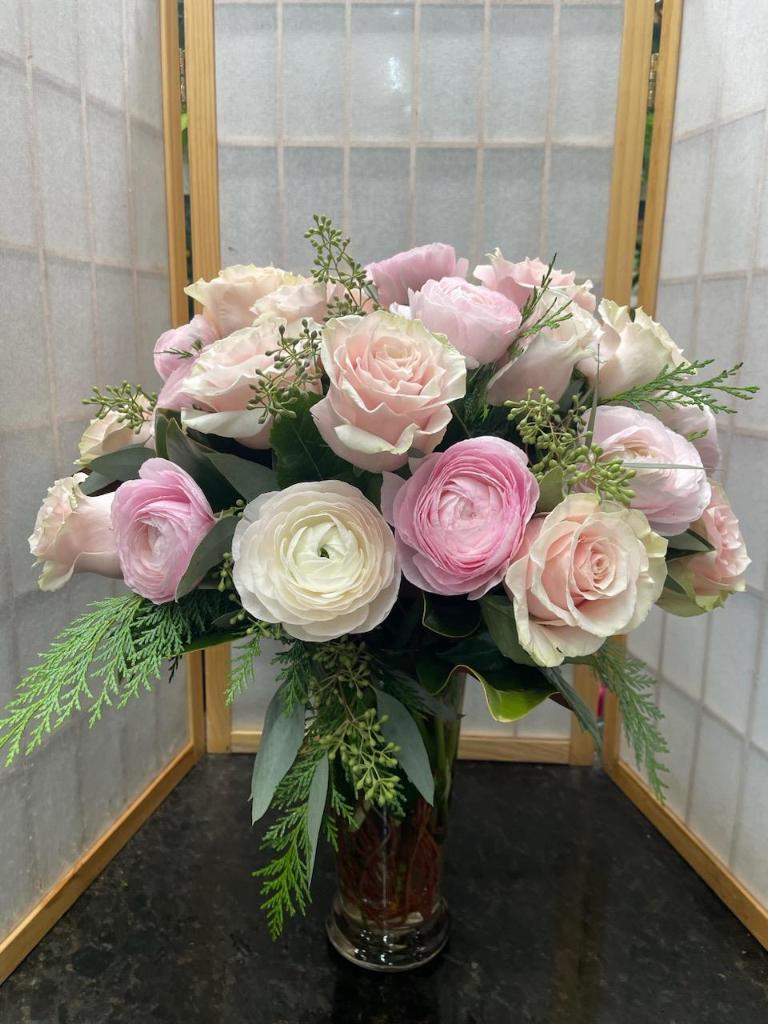 Ranunculus Roses Roses & Ranunculus Bouquet – HYBRID FLORIST